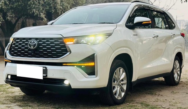 Second-hand 2024 Toyota Innova Hycross VX(O) 7STR Hybrid for sale in New Delhi-9