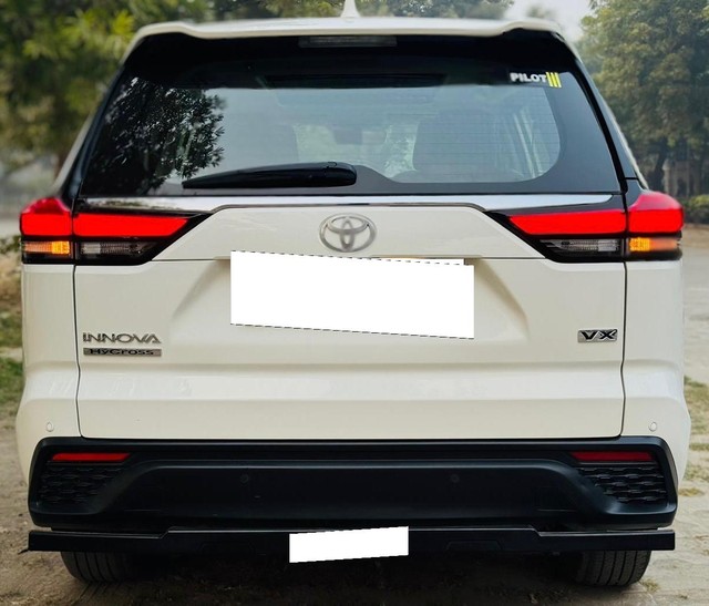 Second-hand 2024 Toyota Innova Hycross VX(O) 7STR Hybrid for sale in New Delhi-8