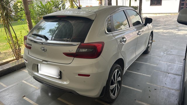 Second-hand 2022 Toyota Glanza V for sale in New Delhi-5