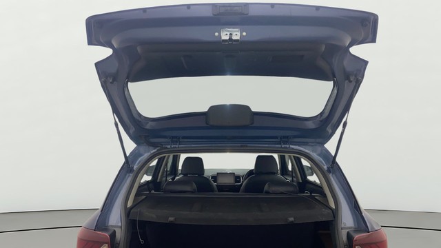 Second-hand 2021 Hyundai Venue SX Turbo for sale in Gulbarga-20