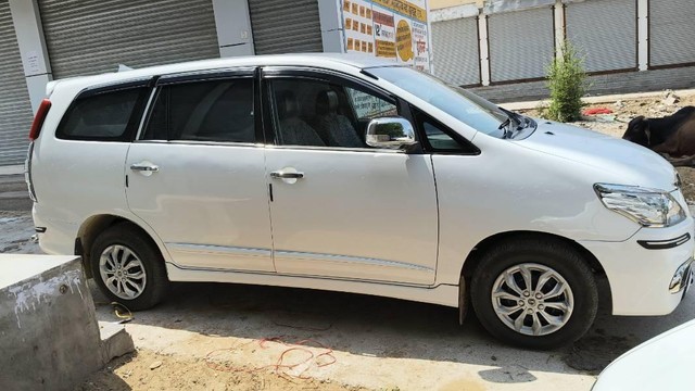 Second-hand 2015 Toyota Innova 2.5 G (Diesel) 7 Seater BS IV for sale in Jhunjhunu-4