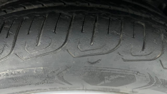 Second-hand 2021 Honda City 1.5 V MT Exclusive for sale in Ahmedabad-23