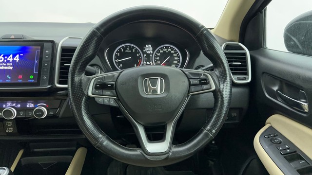 Second-hand 2021 Honda City 1.5 V MT Exclusive for sale in Ahmedabad-26