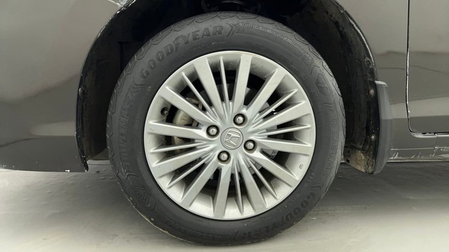 Second-hand 2021 Honda City 1.5 V MT Exclusive for sale in Ahmedabad-20