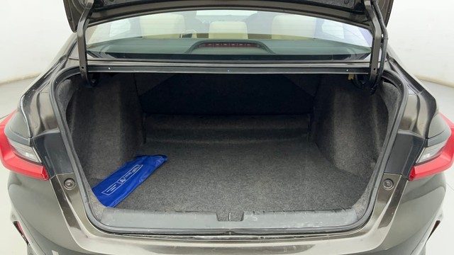 Second-hand 2021 Honda City 1.5 V MT Exclusive for sale in Ahmedabad-9