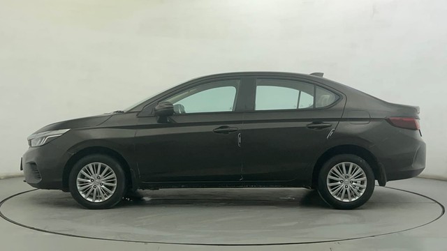 Second-hand 2021 Honda City 1.5 V MT Exclusive for sale in Ahmedabad-6