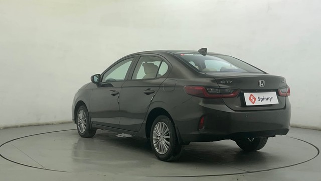 Second-hand 2021 Honda City 1.5 V MT Exclusive for sale in Ahmedabad-5