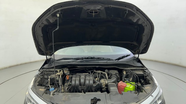 Second-hand 2021 Honda City 1.5 V MT Exclusive for sale in Ahmedabad-8