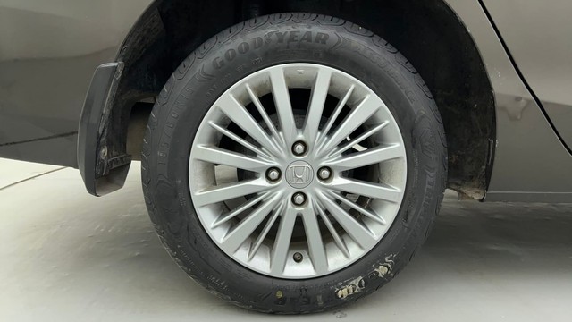 Second-hand 2021 Honda City 1.5 V MT Exclusive for sale in Ahmedabad-18