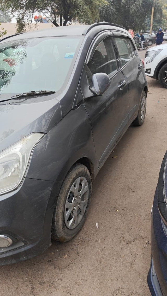 Second-hand 2016 Hyundai Grand i10 Sportz for sale in Kota-1