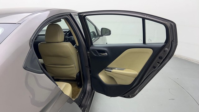 Second-hand 2014 Honda City VX MT for sale in Coimbatore-35