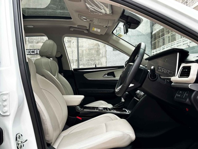 Second-hand 2024 Mahindra XUV700 AX7L 7Str Diesel AT for sale in New Delhi-18