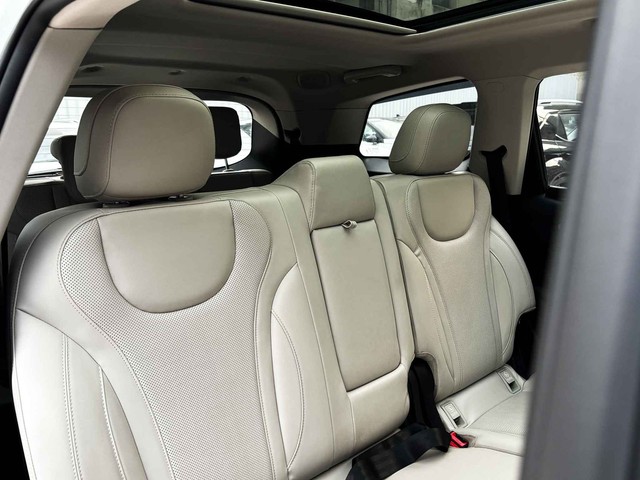 Second-hand 2024 Mahindra XUV700 AX7L 7Str Diesel AT for sale in New Delhi-10