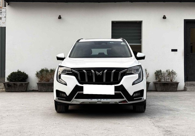 Second-hand 2024 Mahindra XUV700 AX7L 7Str Diesel AT for sale in New Delhi-4