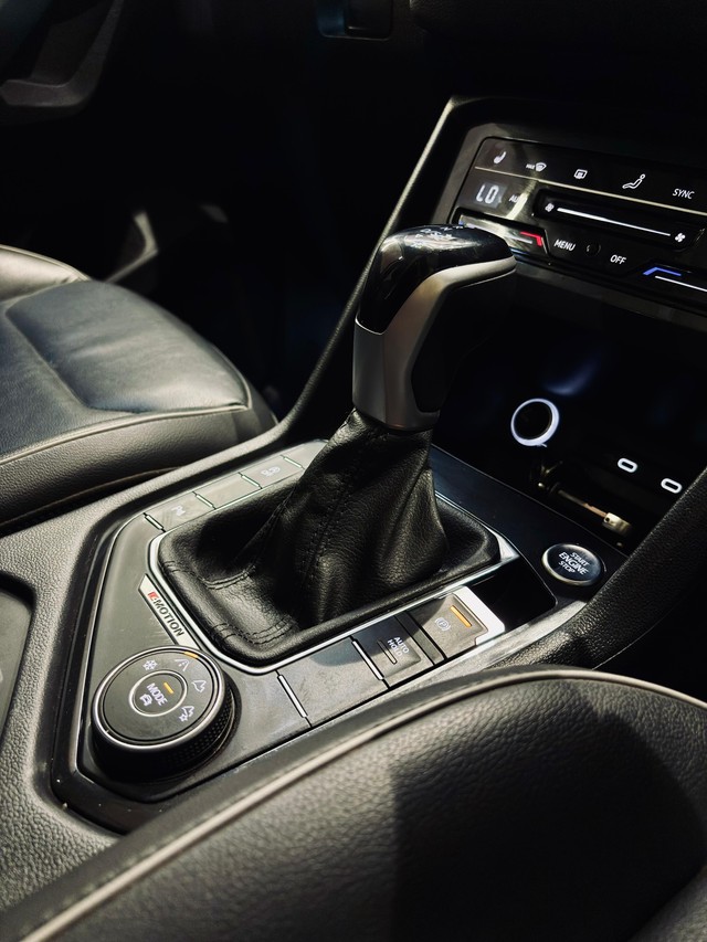 Second-hand 2022 Volkswagen Tiguan 2.0 TSI Elegance BSVI for sale in Madurai-8