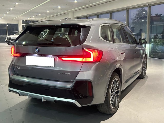 Second-hand 2024 BMW iX1 xDrive30 M Sport for sale in Gurgaon-17