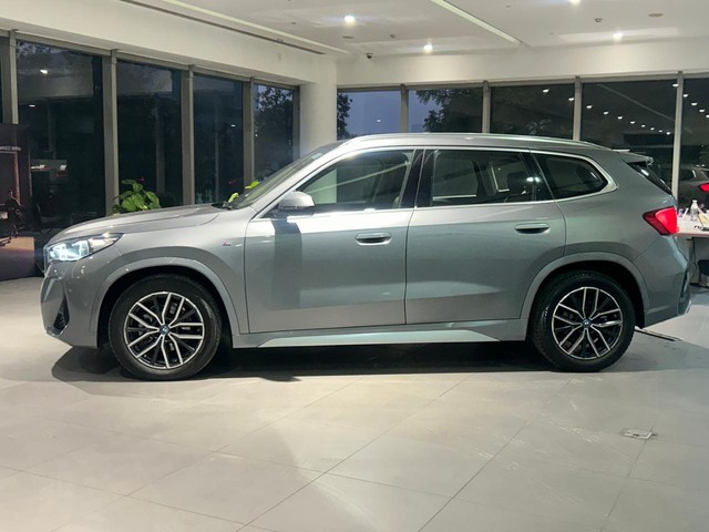 Second-hand 2024 BMW iX1 xDrive30 M Sport for sale in Gurgaon-14