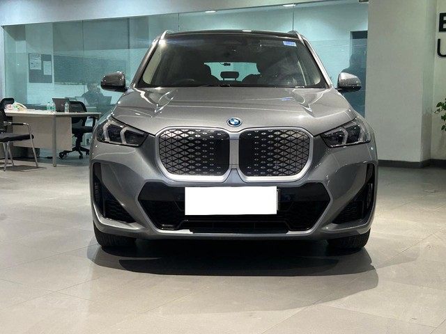 Second-hand 2024 BMW iX1 xDrive30 M Sport for sale in Gurgaon-31