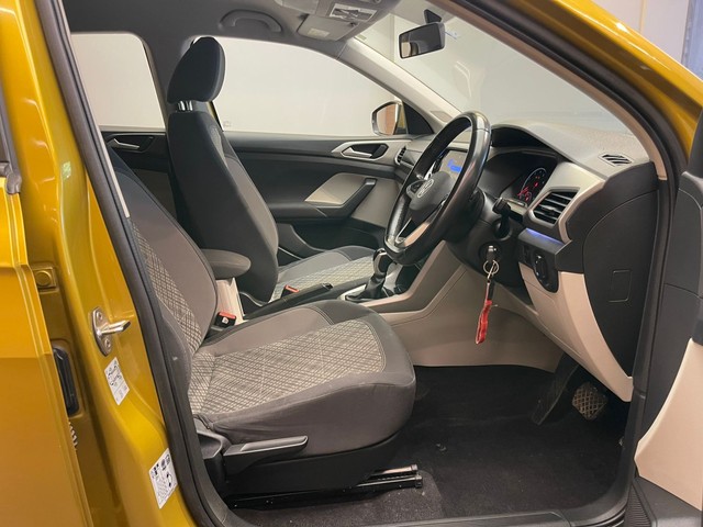 Second-hand 2022 Volkswagen Taigun 1.0 TSI Highline AT BSVI for sale in Mumbai-11