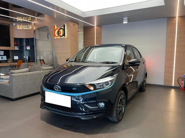Second-hand 2022 Tata Tigor EV XZ Plus for sale in Mumbai-3