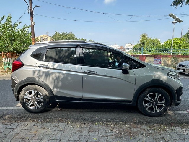 Second-hand 2019 Honda WR-V i-DTEC VX for sale in Agra-4