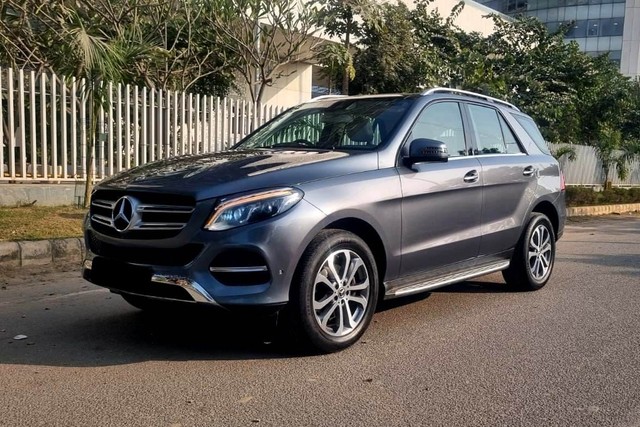 Second-hand 2018 Mercedes-Benz GLE 250d for sale in New Delhi-3