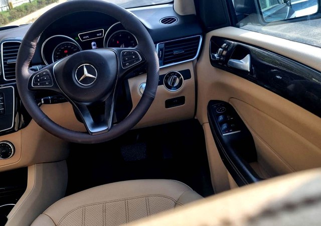 Second-hand 2018 Mercedes-Benz GLE 250d for sale in New Delhi-17