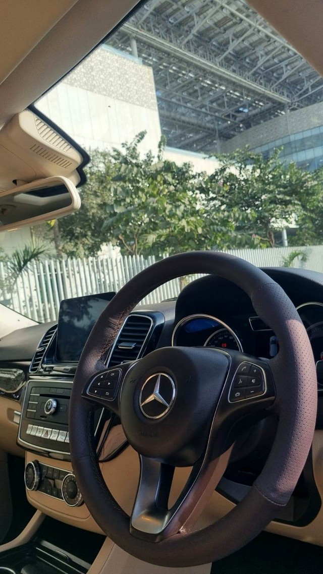 Second-hand 2018 Mercedes-Benz GLE 250d for sale in New Delhi-5