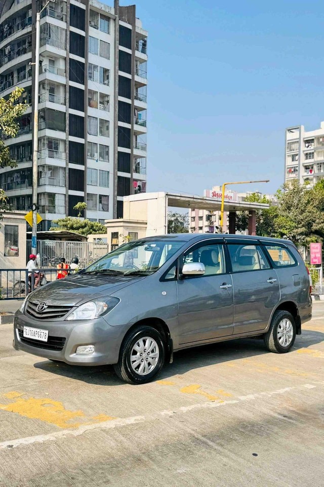 Second-hand 2010 Toyota Innova 2.5 VX 7 STR for sale in Surat-2