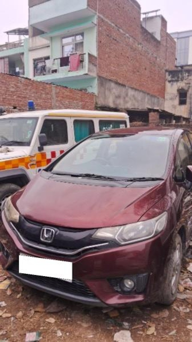 Second-hand 2017 Honda Jazz 1.2 V AT i VTEC for sale in Varanasi-2