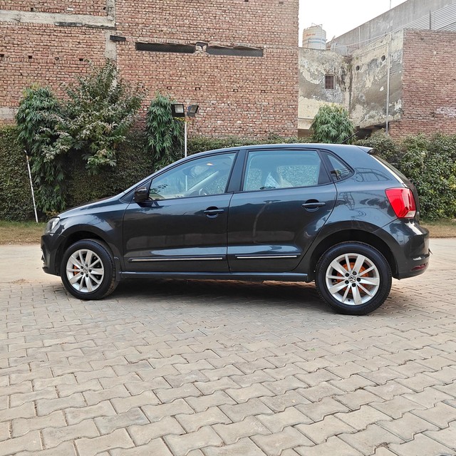 Second-hand 2017 Volkswagen Polo 1.2 MPI Highline for sale in Gurgaon-4