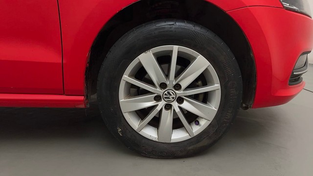 Second-hand 2016 Volkswagen Polo Petrol Highline 1.2L for sale in Mysore-17