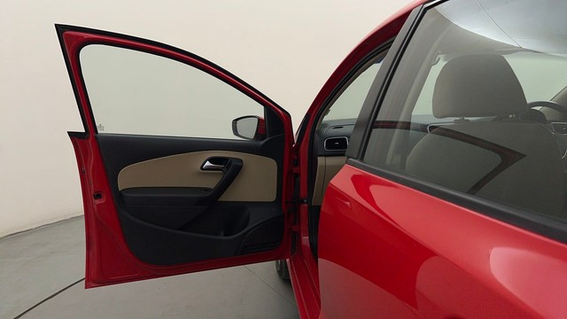 Second-hand 2016 Volkswagen Polo Petrol Highline 1.2L for sale in Mysore-33