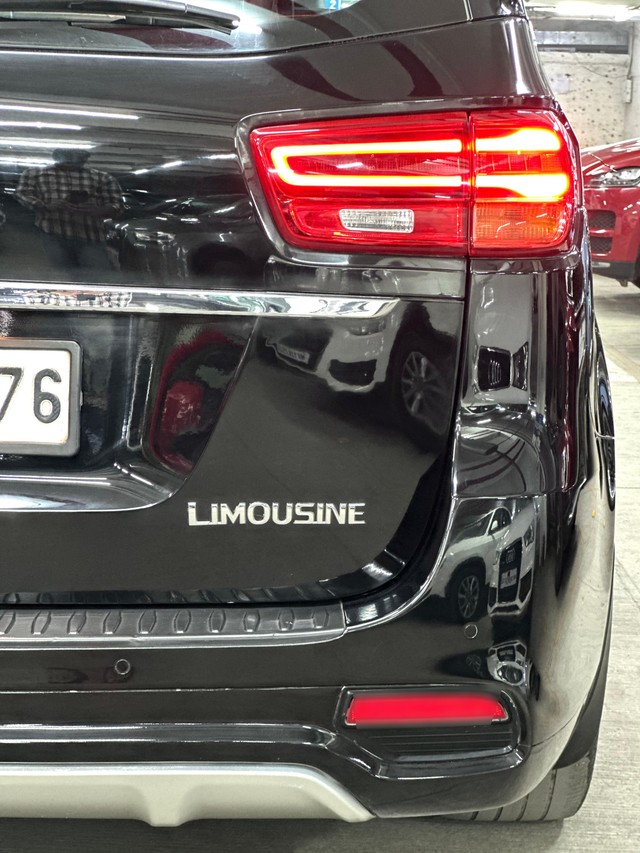 Second-hand 2020 Kia Carnival Limousine for sale in Mumbai-16