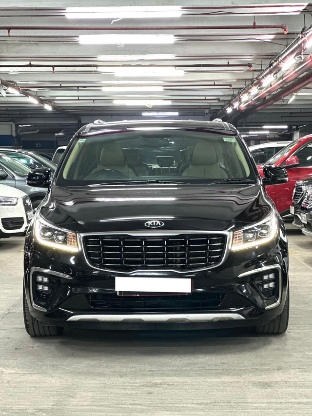 Second-hand 2020 Kia Carnival Limousine for sale in Mumbai-2