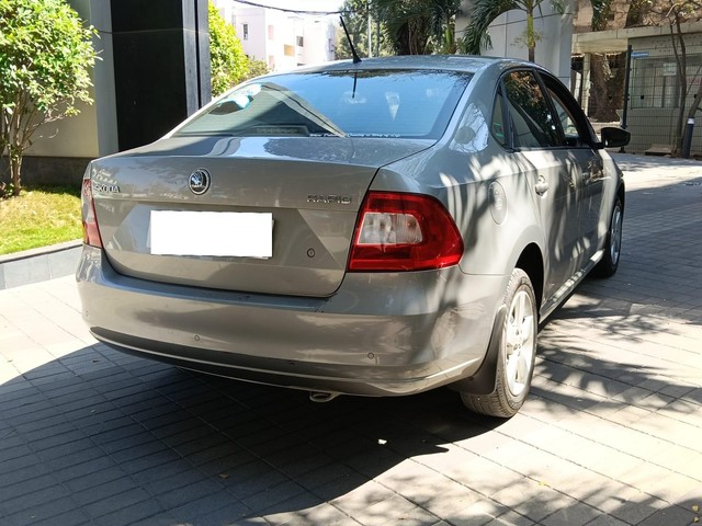 Second-hand 2016 Skoda Rapid 1.5 TDI AT Style Plus for sale in Bangalore-7