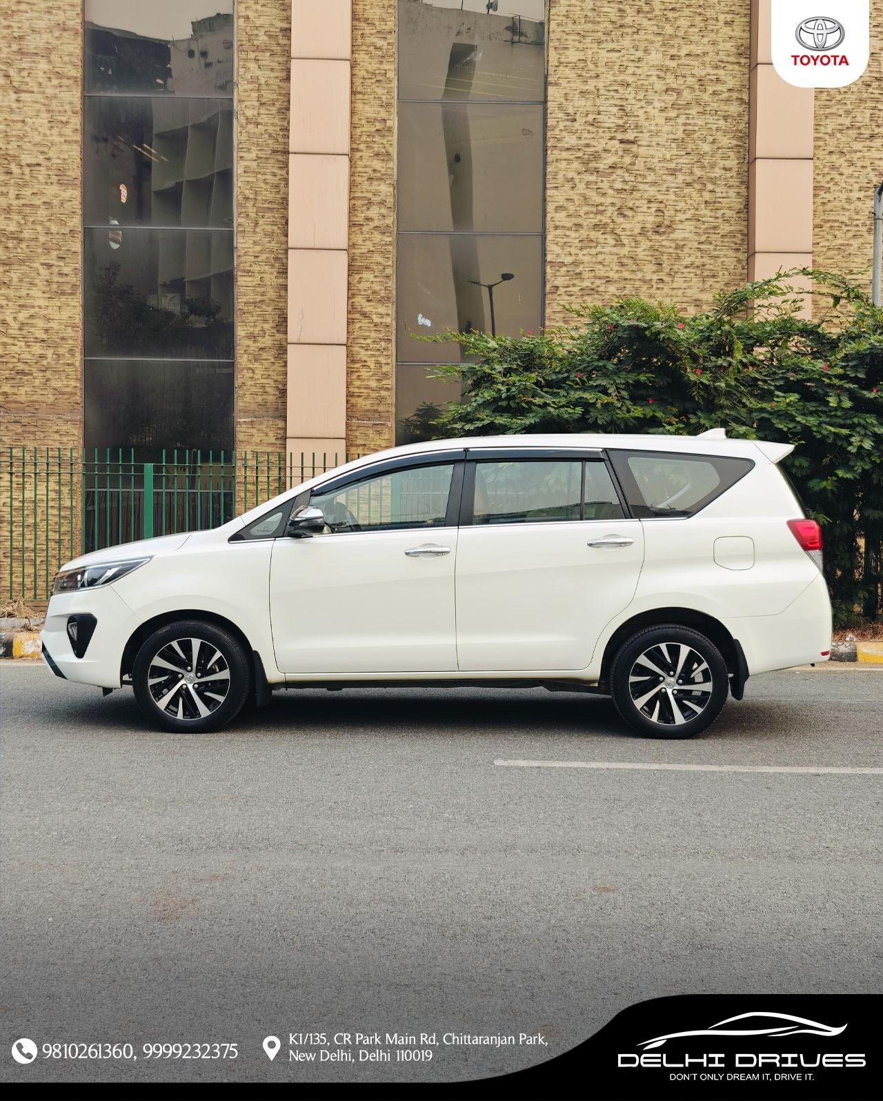 2011 Toyota Innova - Vijayaa Mottorss, image size:1280x1596