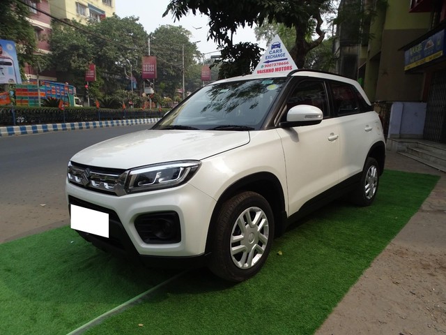 Second-hand 2021 Maruti Suzuki Vitara Brezza VXI for sale in Kolkata-2