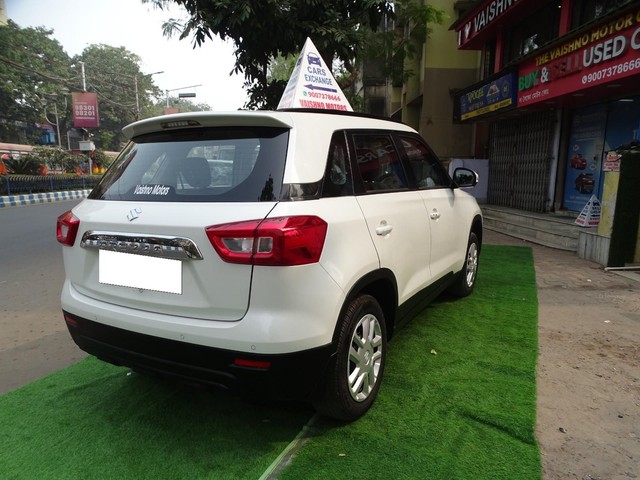 Second-hand 2021 Maruti Suzuki Vitara Brezza VXI for sale in Kolkata-9