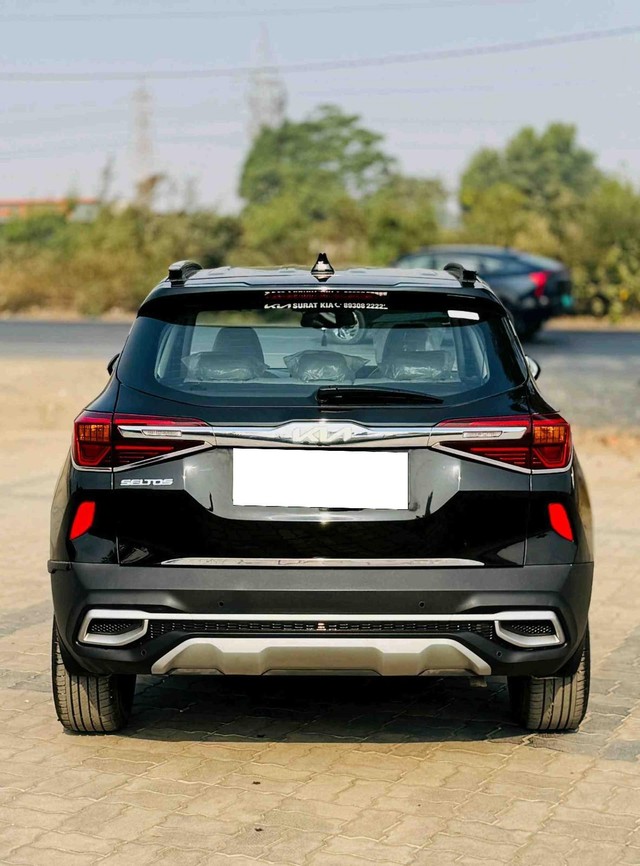 Second-hand 2022 Kia Seltos HTX G for sale in Surat-1