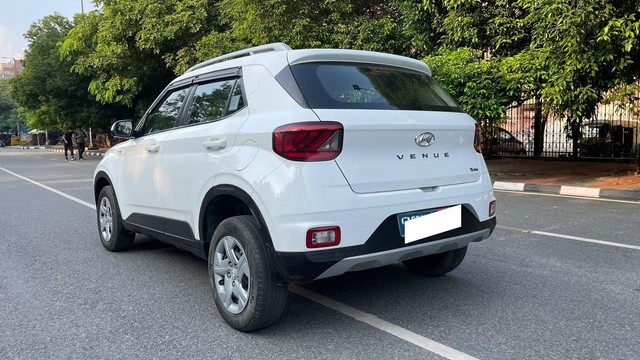 Second-hand 2019 Hyundai Venue S Turbo DCT BSIV for sale in New Delhi-12