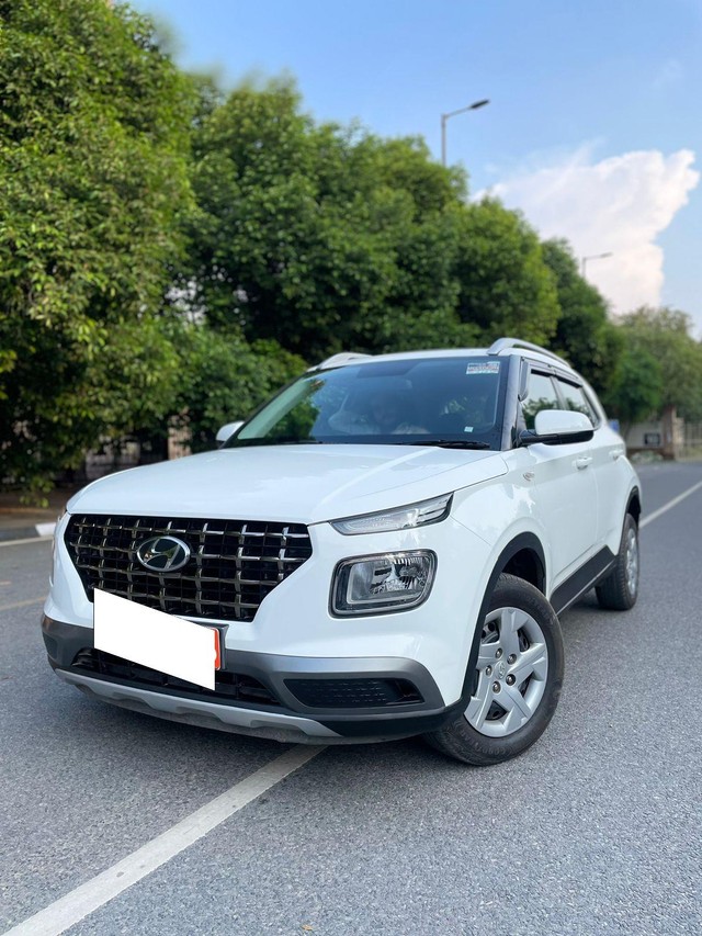 Second-hand 2019 Hyundai Venue S Turbo DCT BSIV for sale in New Delhi-4