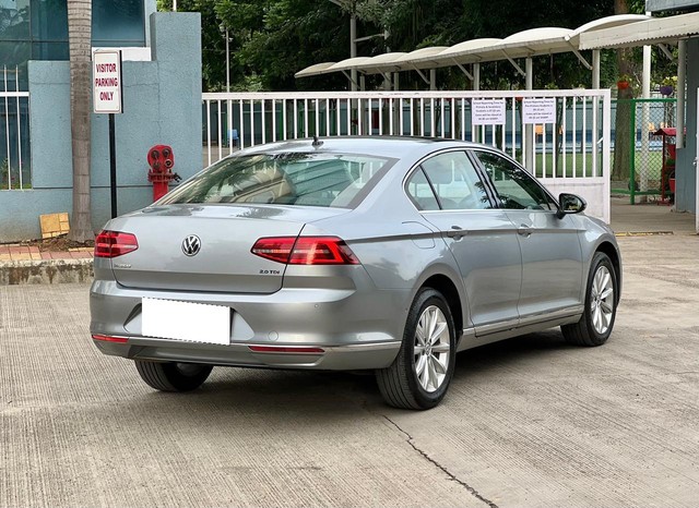 Second-hand 2019 Volkswagen Passat 2.0 TDI AT Highline for sale in Pune-9