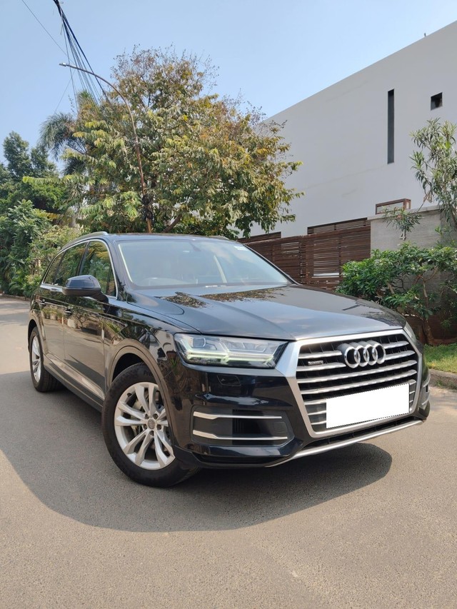Second-hand 2019 Audi Q7 45 TDI Quattro Technology for sale in Chennai-17