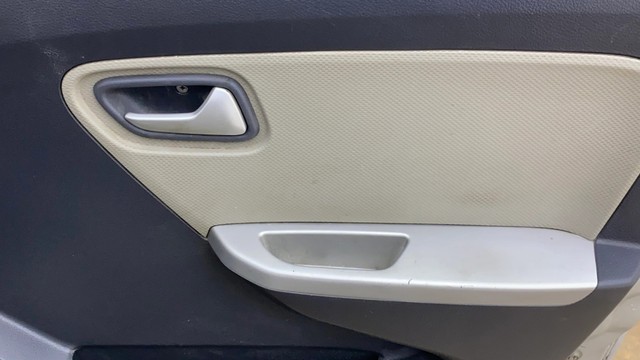 Second-hand 2016 Maruti Alto K10 VXI for sale in Ahmedabad-17