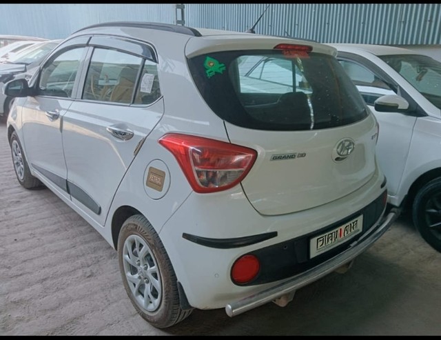 Second-hand 2018 Hyundai Grand i10 1.2 Kappa Sportz BSIV for sale in New Delhi-3