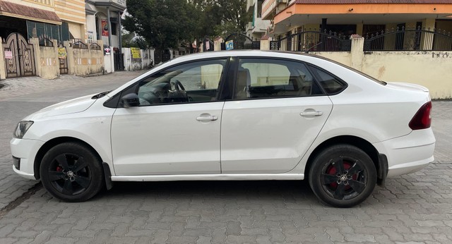 Second-hand 2017 Skoda Rapid 1.5 TDI AT Style BSIV for sale in Nagpur-4