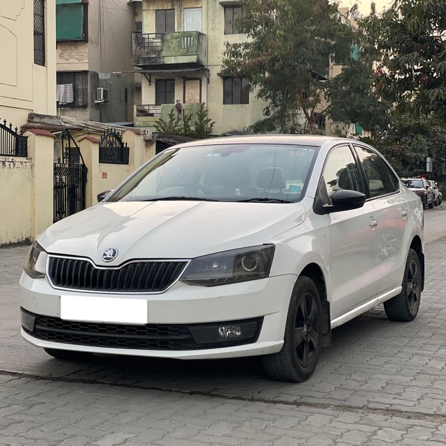 Second-hand 2017 Skoda Rapid 1.5 TDI AT Style BSIV for sale in Nagpur-8