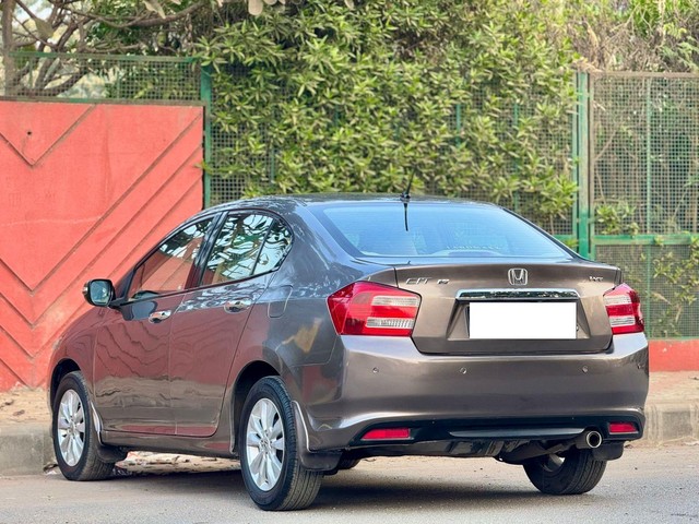 Second-hand 2013 Honda City V MT for sale in Surat-8