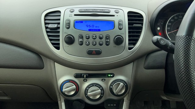 Second-hand 2014 Hyundai i10 Sportz 1.1L for sale in Ahmedabad-33